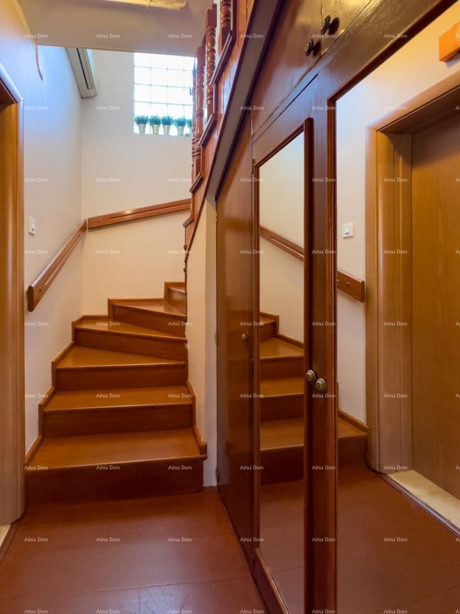 Продаем дом с офисными помещениями в центре Медулина! 7