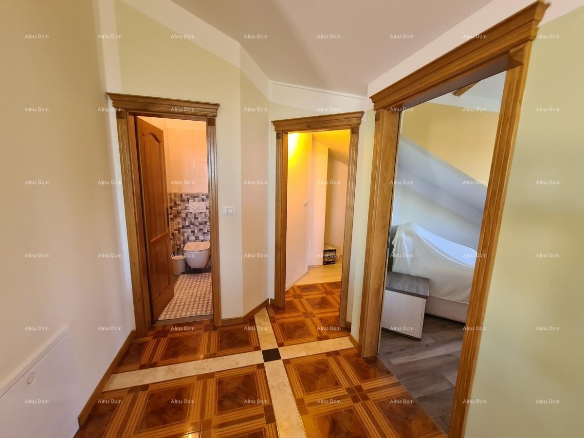 Three-storey apartment with a roof terrace! 100 meters from the sea. 29