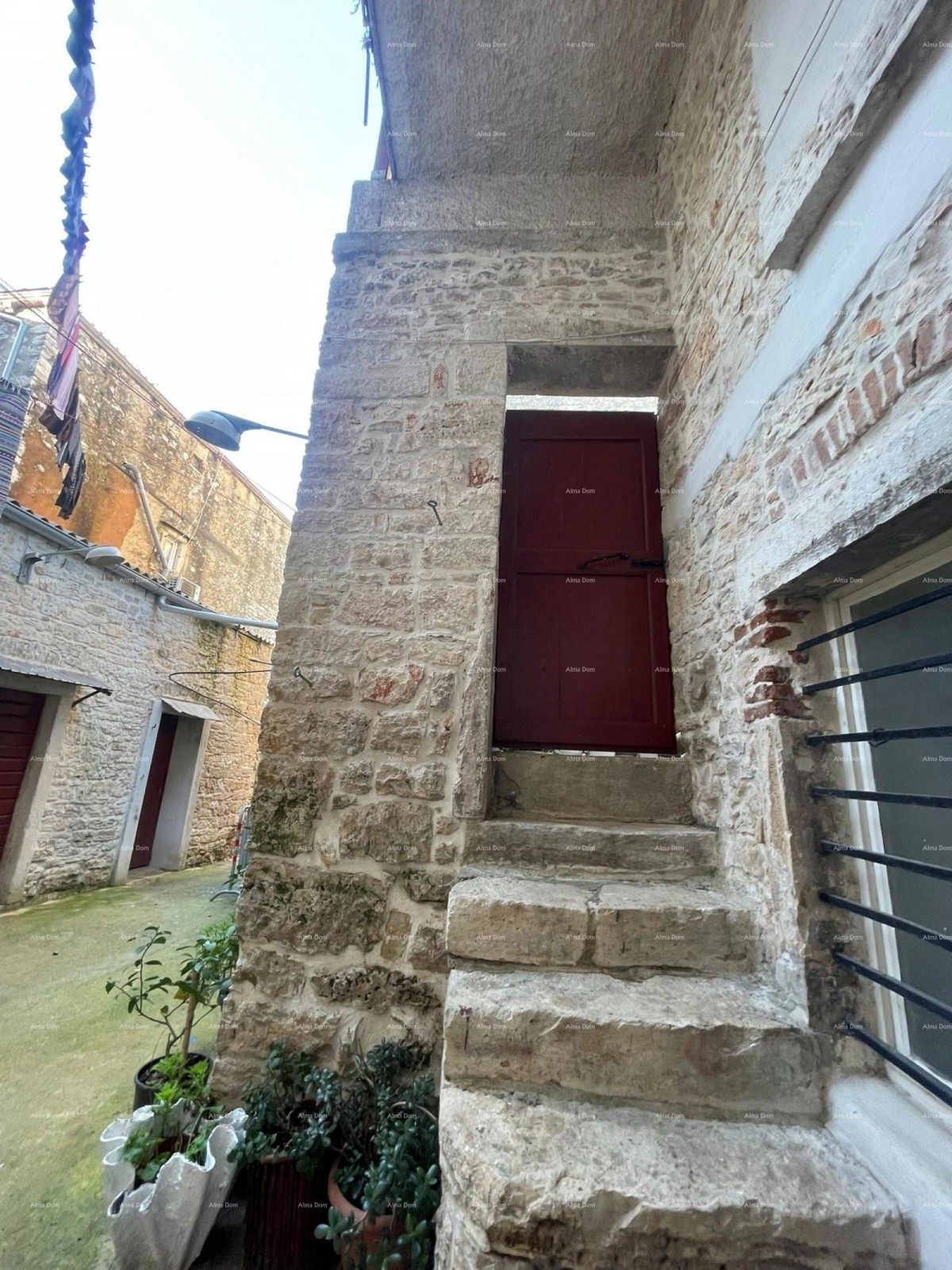 In vendita casa in pietra da ristrutturare nel cuore di Vodnjan 3