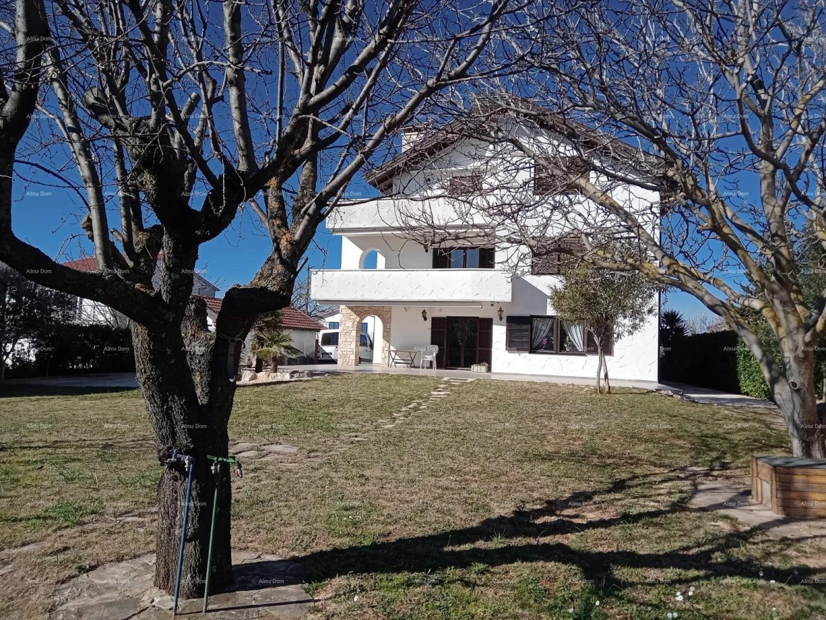 Продажа большого жилого дома, подходящего для инвестиций, Медулин! 3