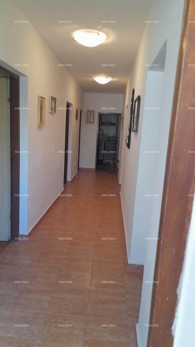 Prodaja, Ližnjan , kuća u nizu sa tri apartmana. 7