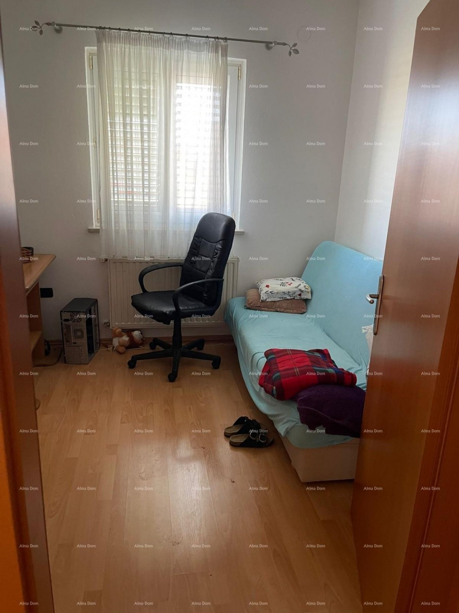 Umag! Kuća s velikom okućnicom i terasom. 9