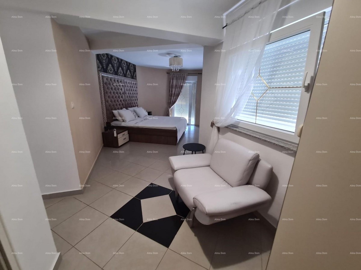 Na prodaju hiša s bazenom – Valtura 23