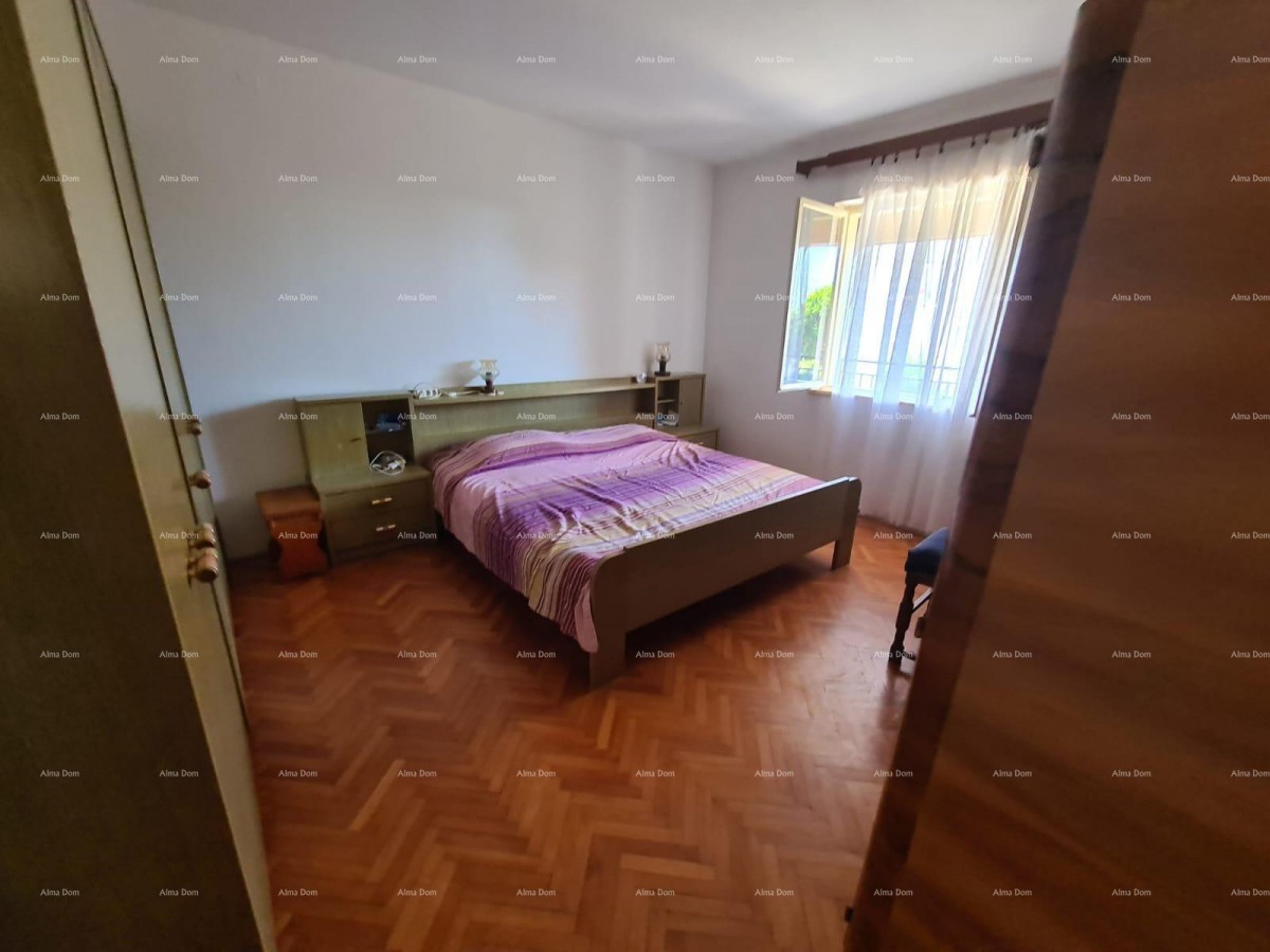 Sale of a house with two residential units, an auxiliary building, and a garage, Ližnjan! 18