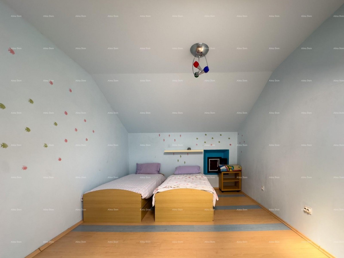 For sale: House in the center of Ližnjan! 15