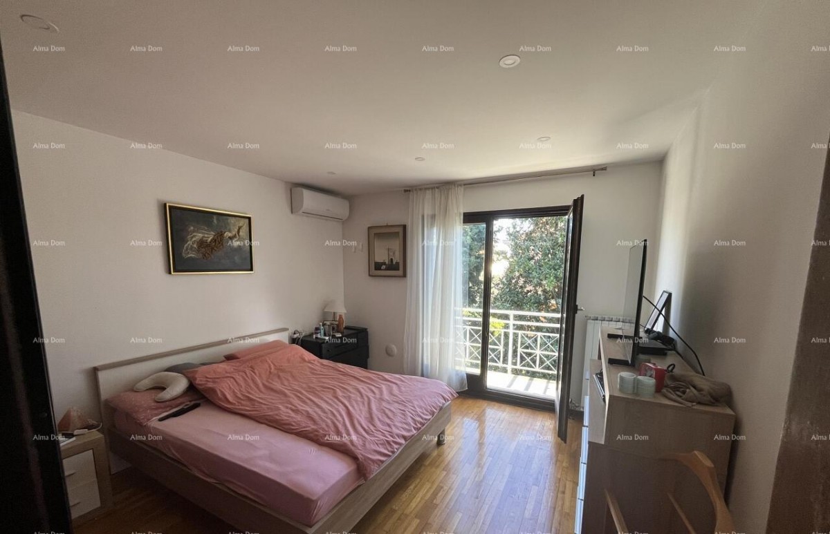 Продается красивый дом недалеко от моря в Умаге. 14