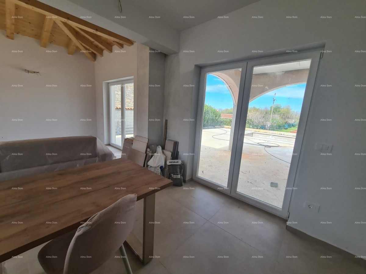 Elegante villa in un ambiente tranquillo vicino al mare con vista su vigneti e uliveti 1