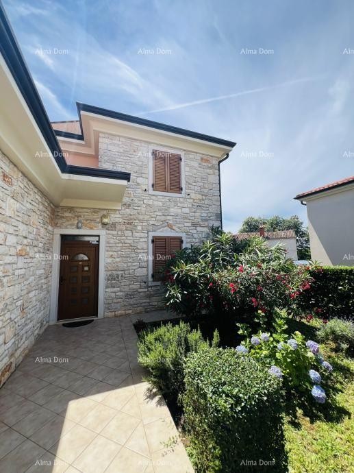 Prodaja lijepe kamene kuće sa garažom i okućnicom, Bale! 9