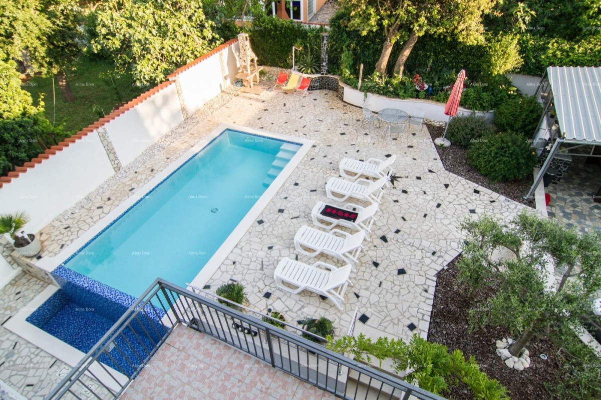 In vendita: Casa con appartamenti, piscina e vista mare – Banjole! 2