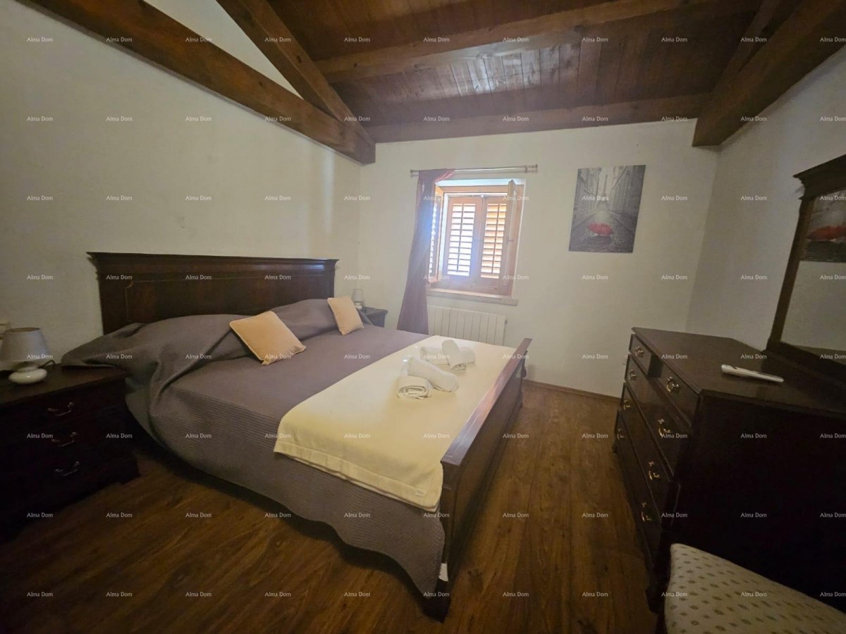 COMPLEX OF STONE HOUSES WITH 5 RESIDENTIAL UNITS – TINJAN 32
