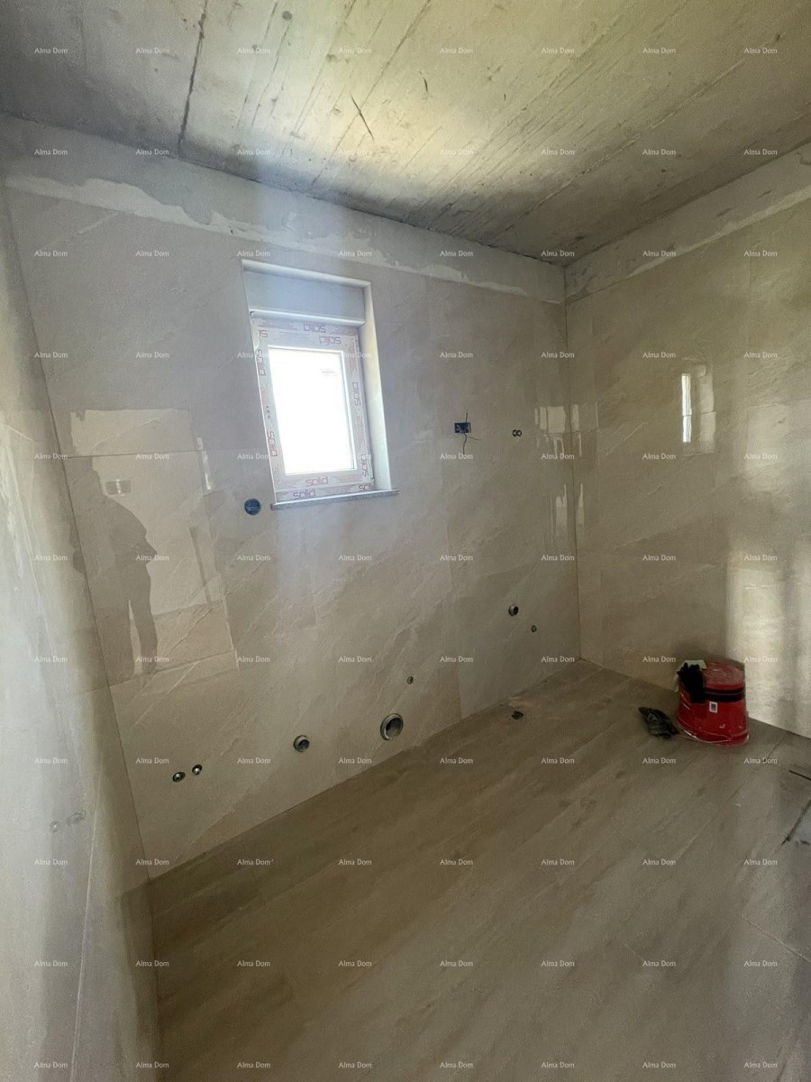 Prodaja hiše s tremi stanovi v Medulinu 24