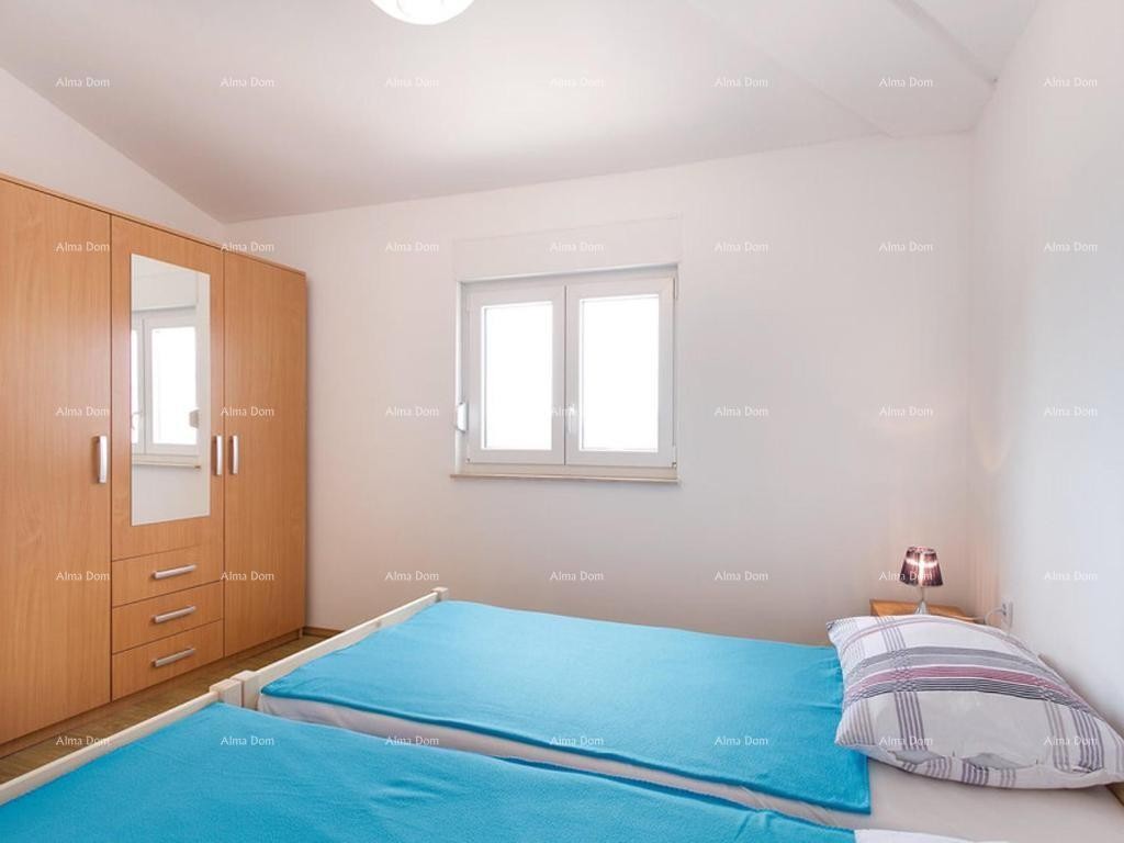 House with a Pool, VALBANDON 10