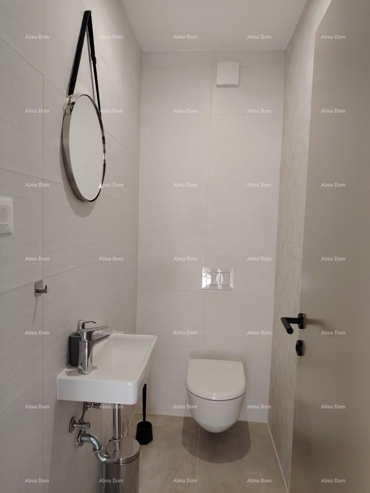 Vrhunski trosoban stan s pogledom na more, opremljen 8