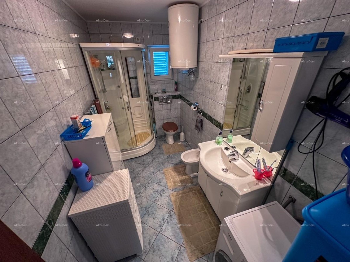 Vendiamo una casa con due appartamenti a Valbandon. 24