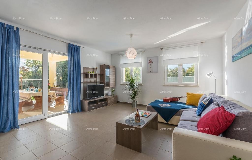 Počitniška hiša z bazenom in velikim vrtom 18