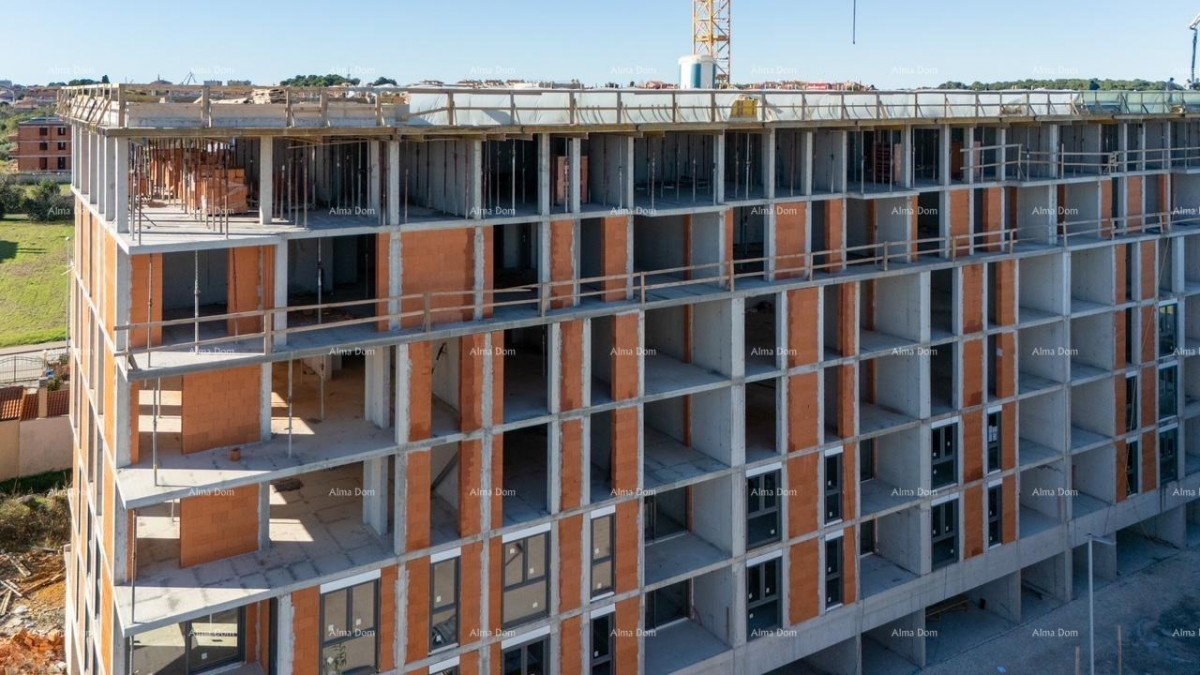 Pula! Edificio residenziale moderno con ascensore, vicino al centro. Appartamento con posto auto e cantina S4. 13