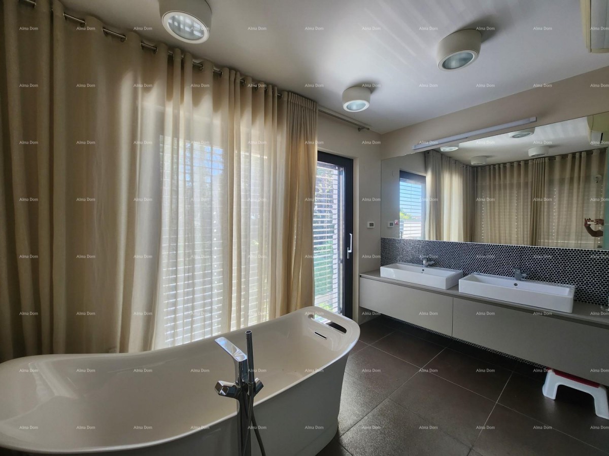 Ровинь! Роскошная квартира !Меблирована! Рядом с отелем Lone! 24