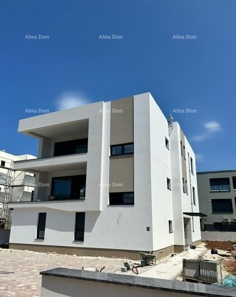 Продается квартира в небольшом доме с только четырьмя квартирами! 2