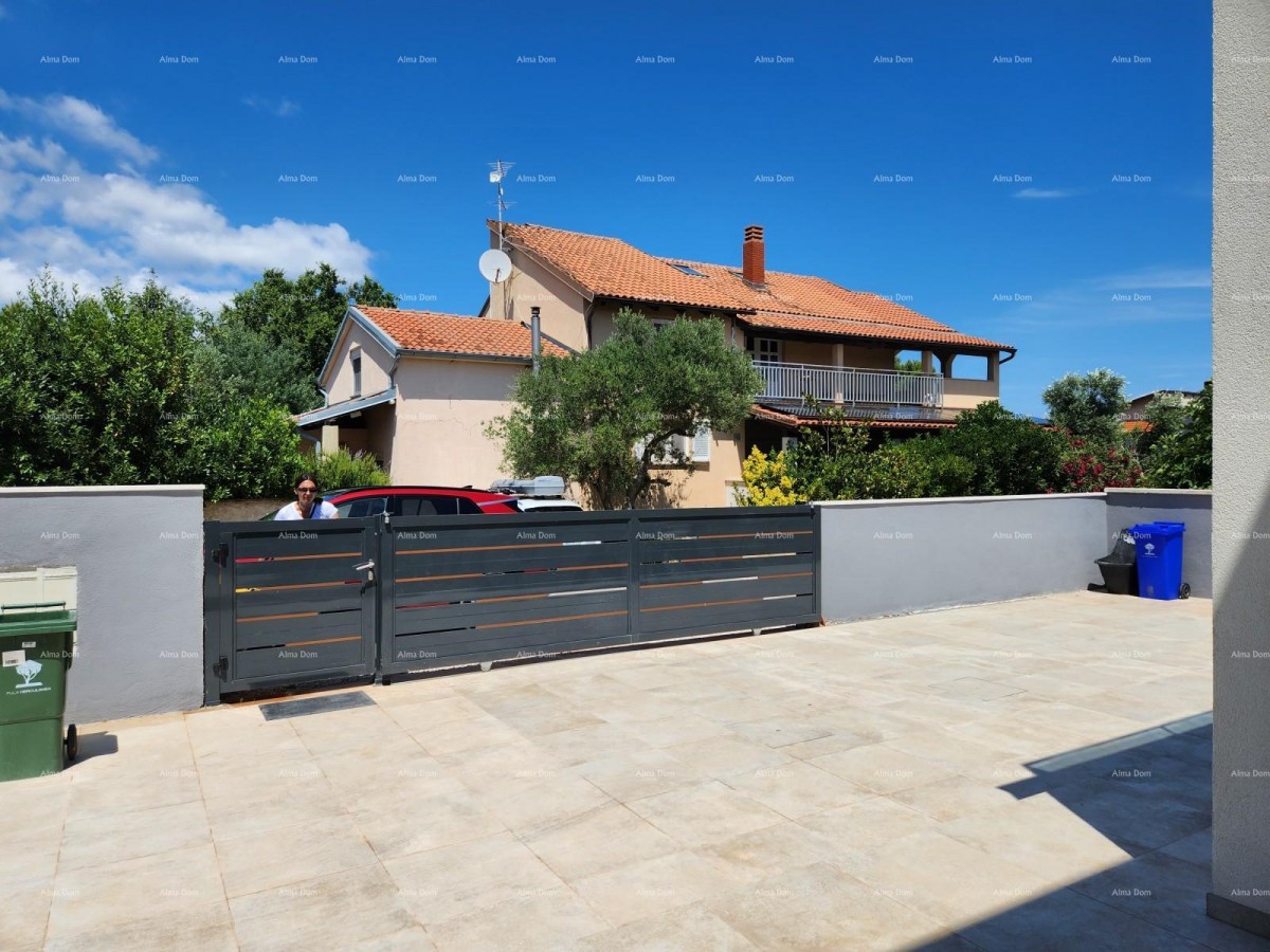 Istria, Ližnjan, 1 km to the center of Medulin, new modern house with pool for vacation. 31