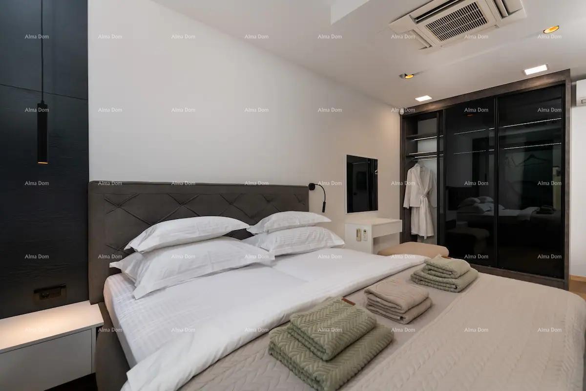 Prodamo čudovito vilo s pogledom na morje! 5