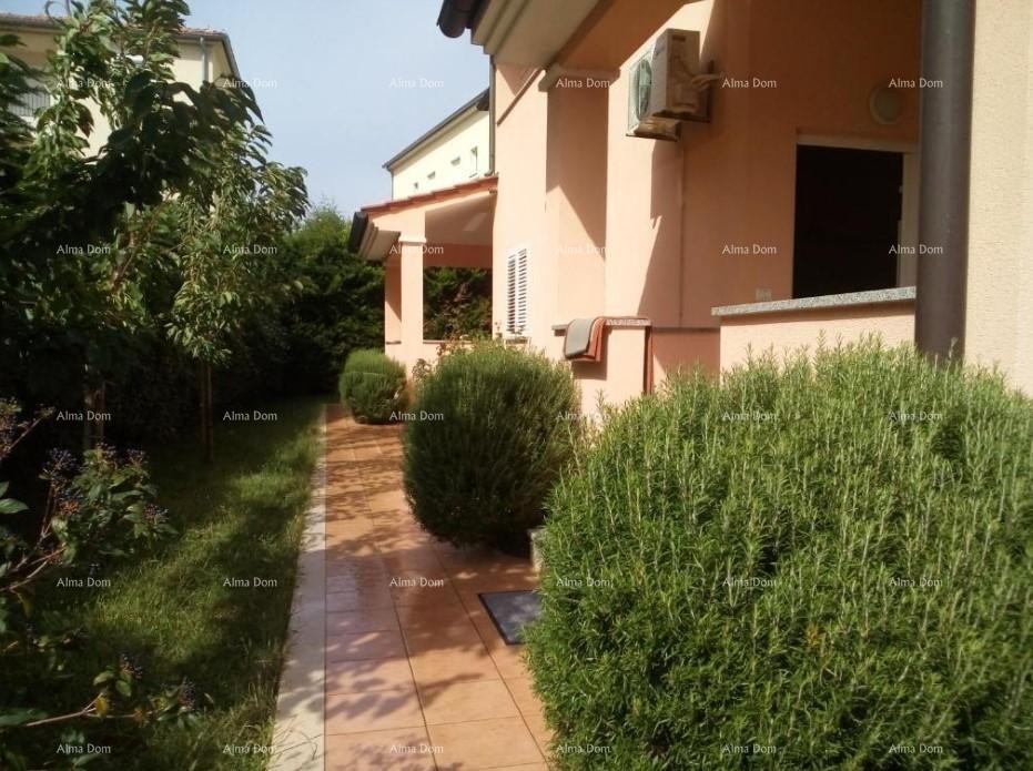 House with 5 apartments for sale with sea view, Premantura 24