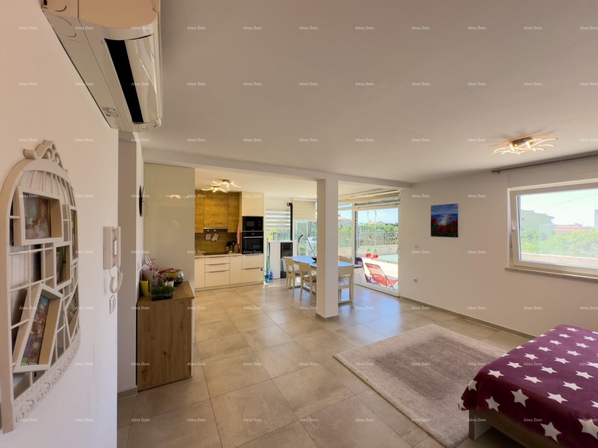 Продаем квартиру на первом этаже с собственным бассейном. Медулин 2