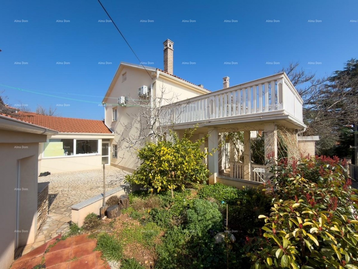 Ližnjan, renovated and fully furnished house with a garage and a cellar 48