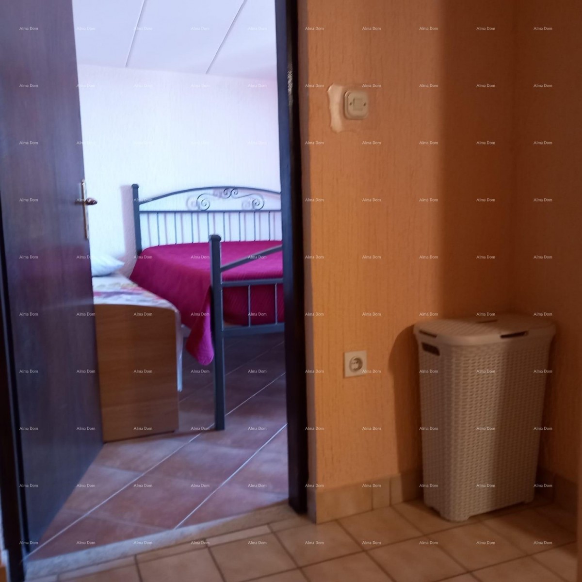 Prodaja kuće s dvorištem i parkirnim mjestima, Pula! 17