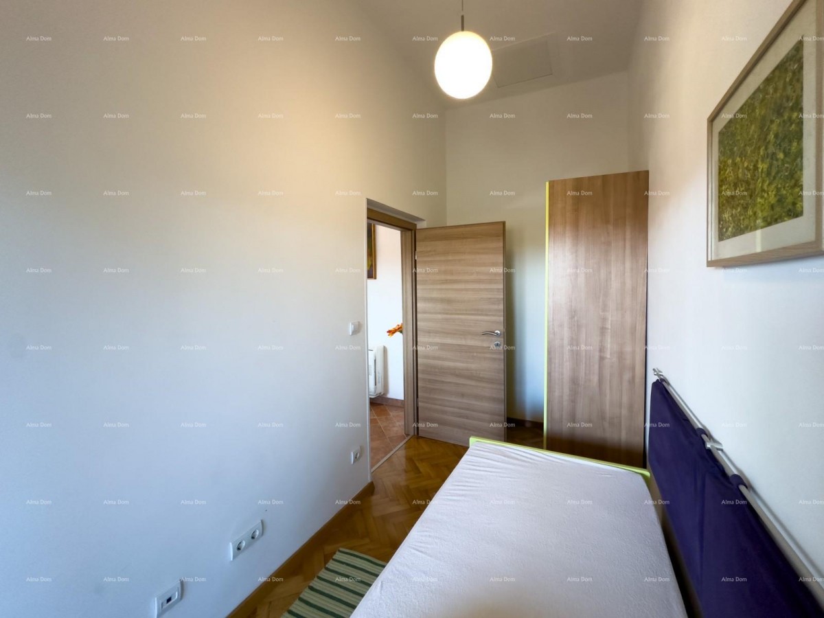 Beautiful house with a pool in Pula, ideal for a family or investment. 20