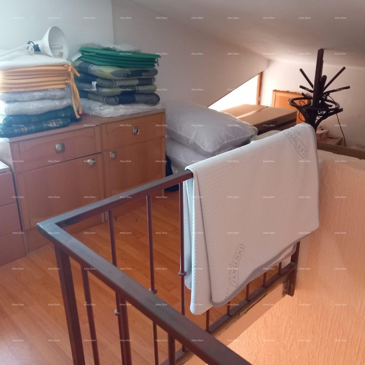 Prodaja kuće s dvorištem i parkirnim mjestima, Pula! 10