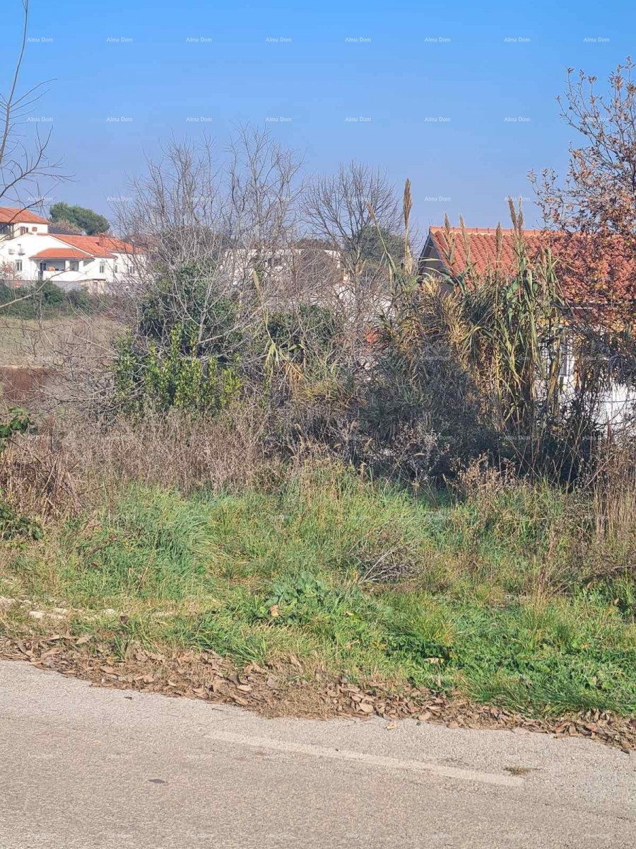 Terreno edificabile Vintijan – 800 m2 – lungo la strada 6