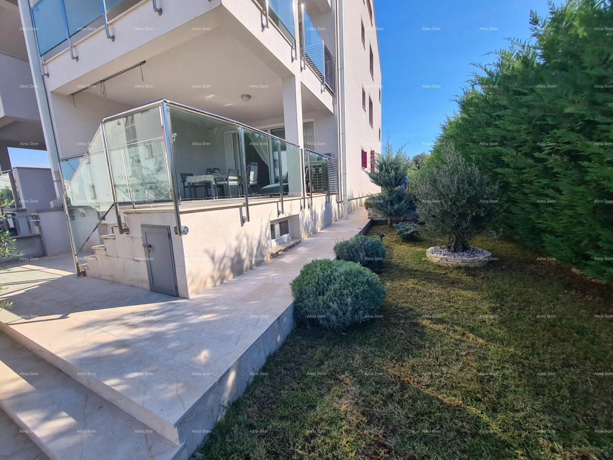 Перой!  Квартира со двором! 3