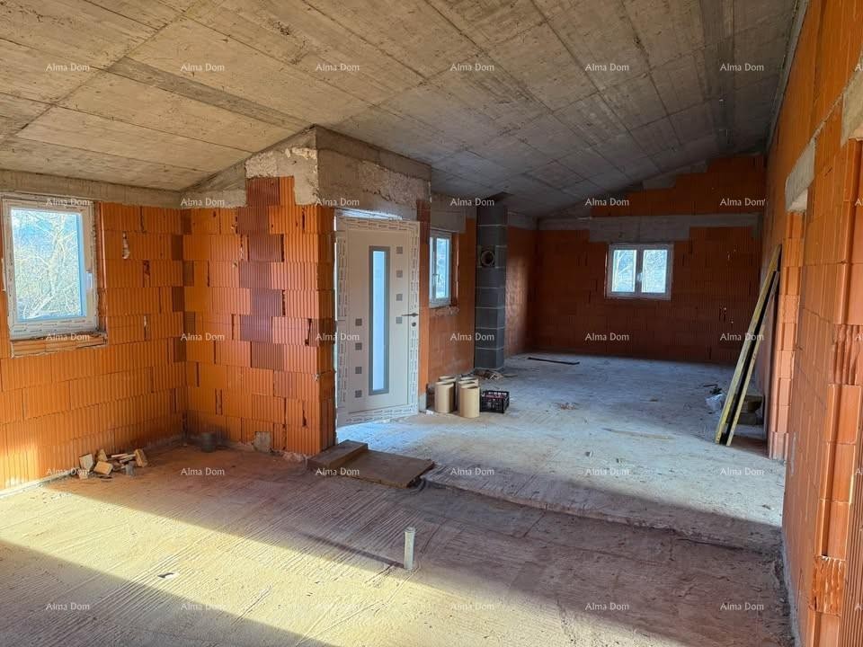 Kuća  u roh-bau fazi s velikom okućnicom – Cerovlje 8
