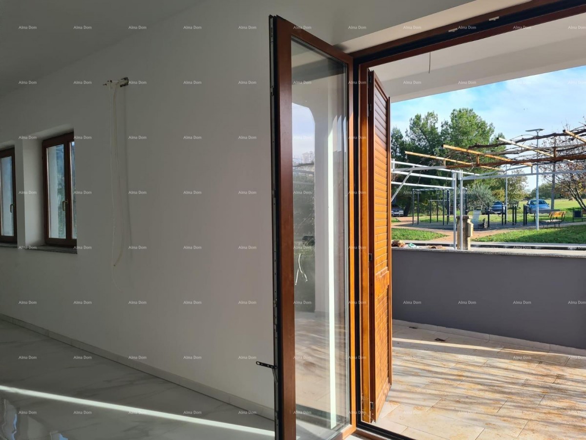 Poreč – spacious ground floor apartment with a yard 12