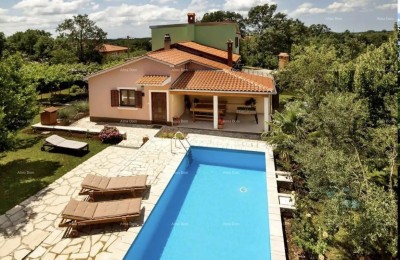 Casa con piscina vicino a Žminj