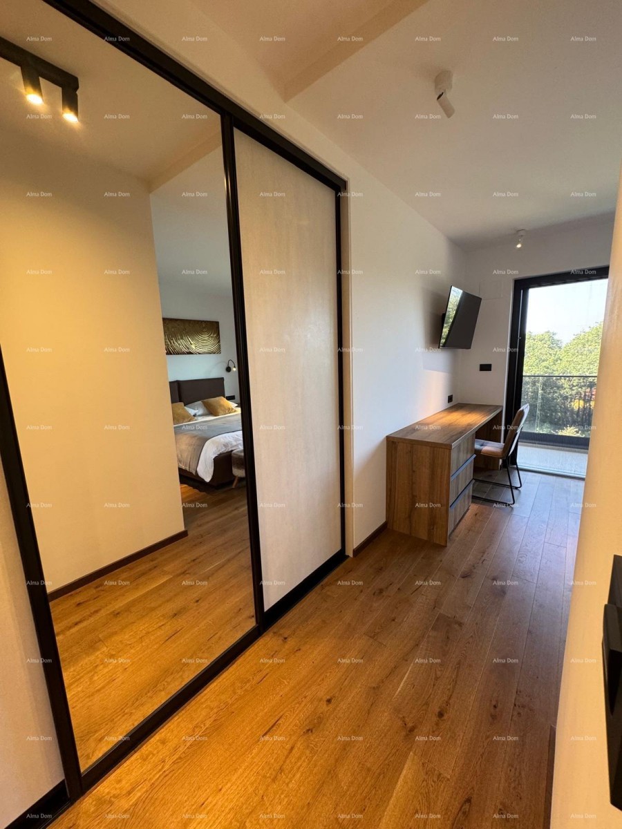 Istra – Medulin, impresivna vila uz šumu s pogledom na more 24