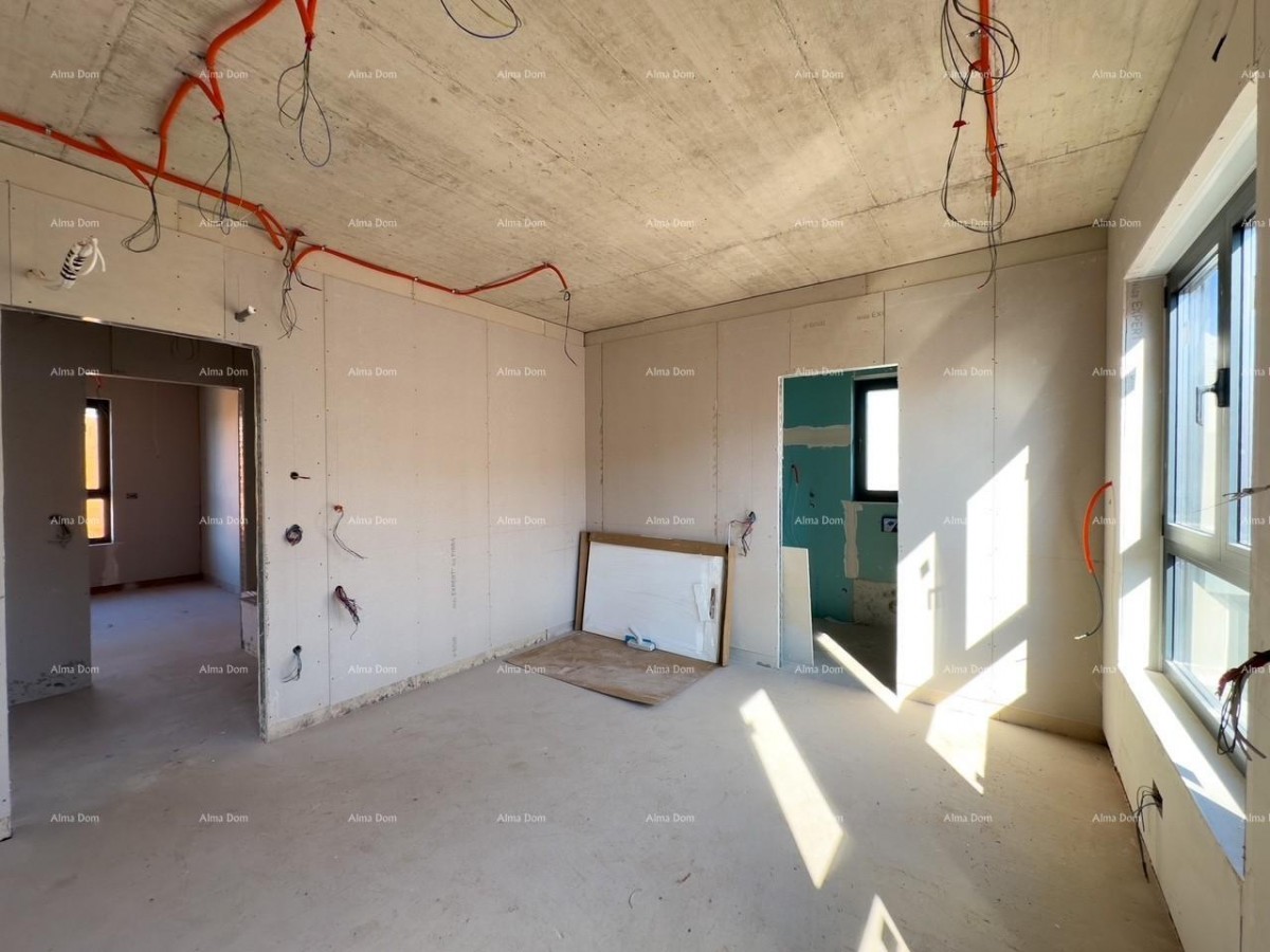 Продается квартира на втором этаже небольшого дома! 10