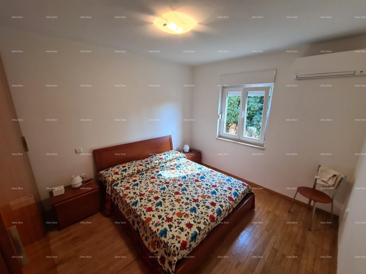 Apartment with an open view of the bay and the sea. 10
