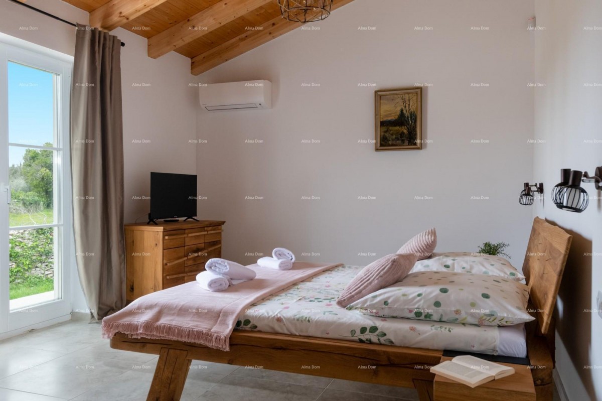 Prodaja - luksuzna vila s bazenom i jacuzzijem na prostornem dvorišču, Marčana! 14