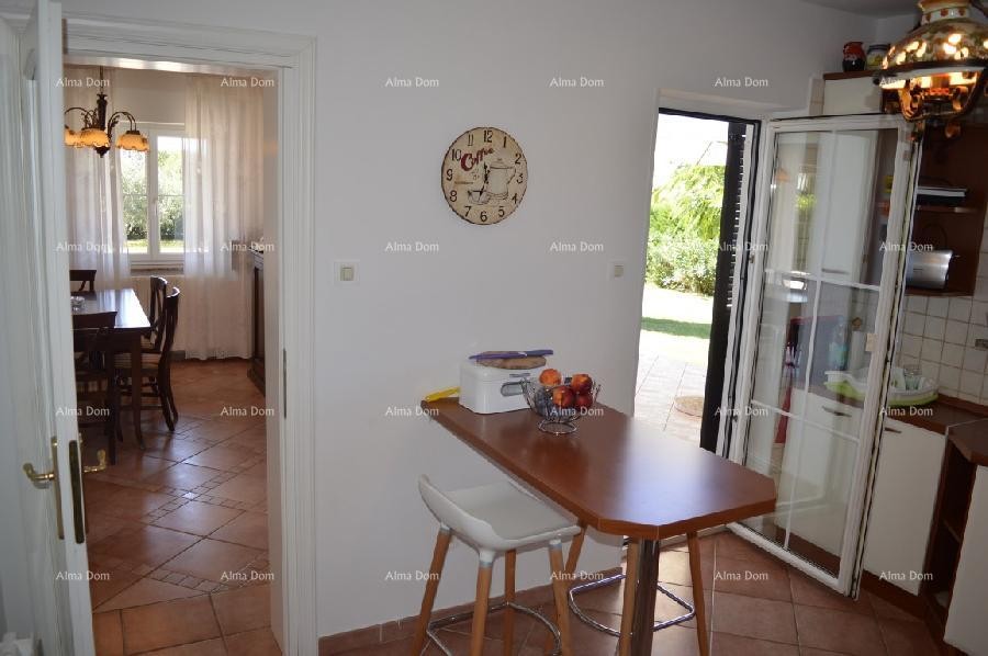 Beautiful house with swimming pool! 5