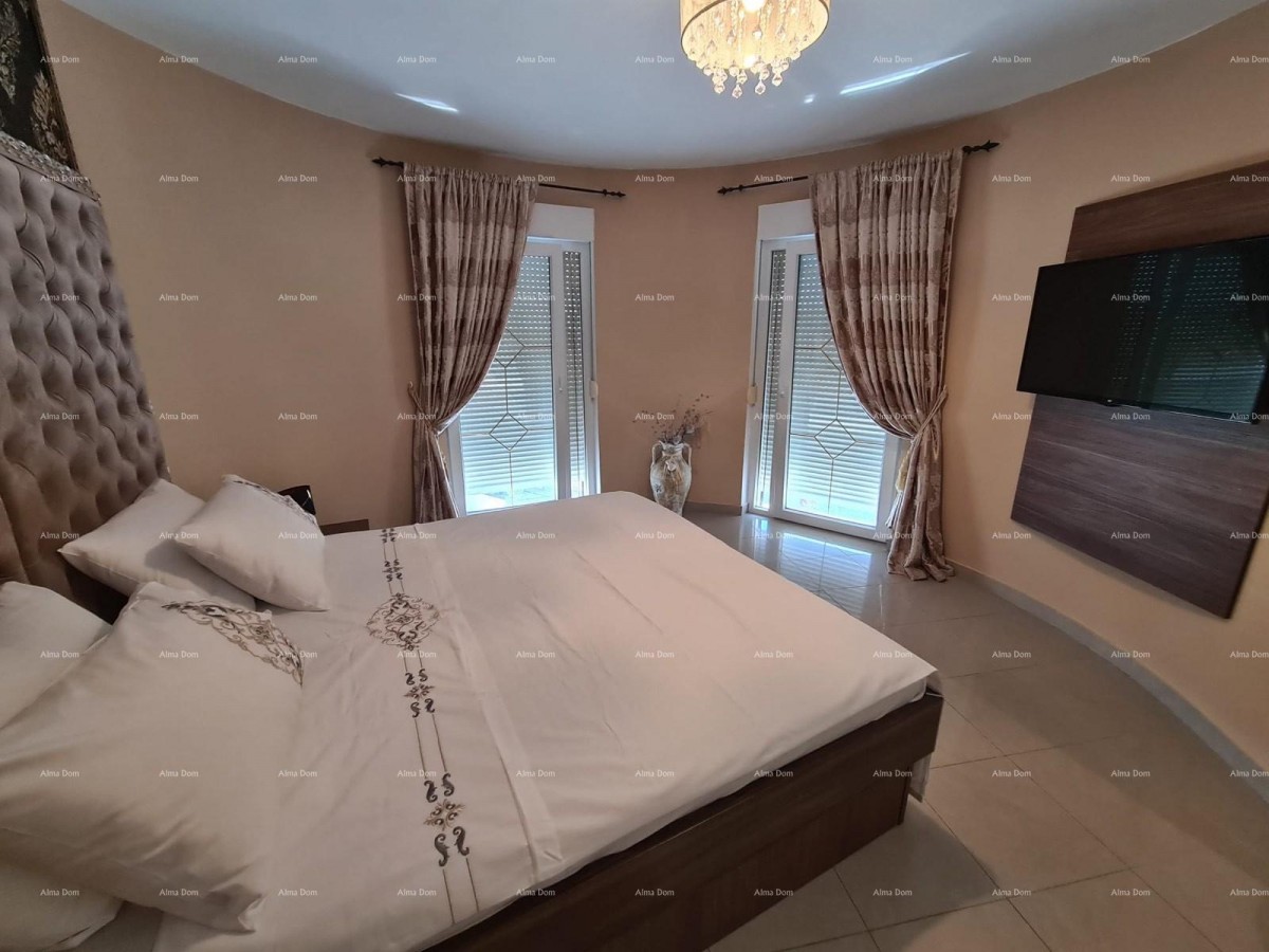 Na prodaju hiša s bazenom – Valtura 25