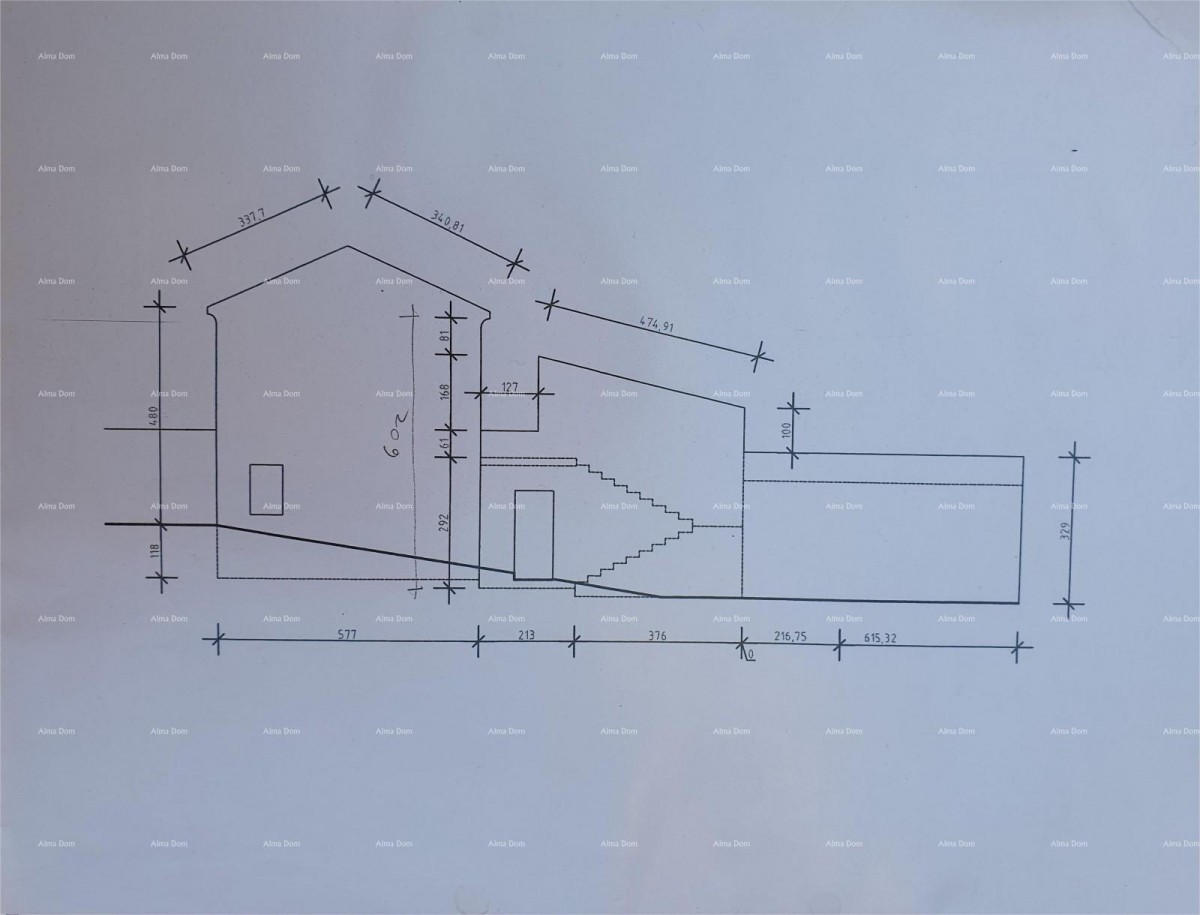 House with a small auxiliary detached room. Medulin. 22