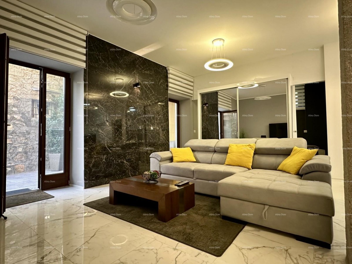 Čudovita hiša s tremi etažiranimi apartmaji v starem mestnem jedru Poreča! 9