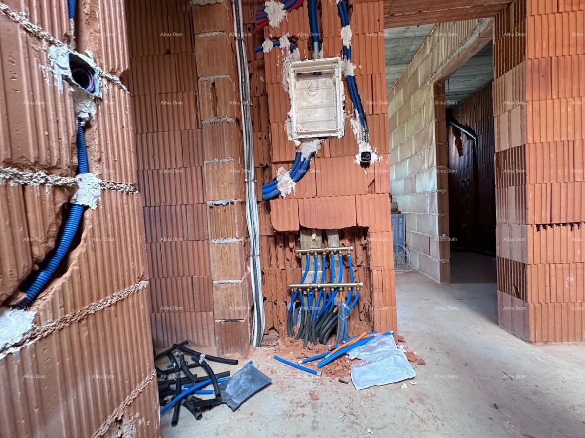 Umag.Продается сдвоенный дом на стадии черновой отделки 10