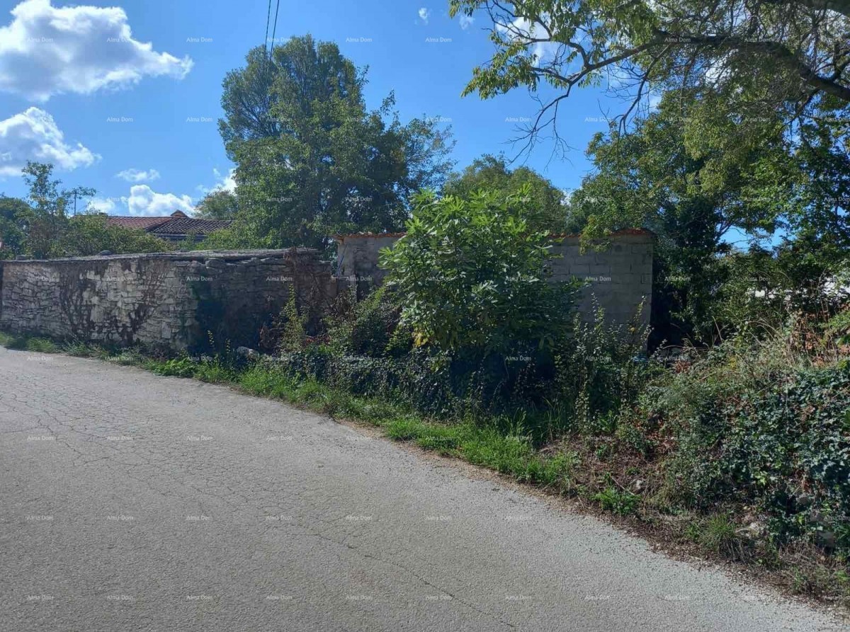 Gradbena parcela 490 m2. Pri Juršiću. 2