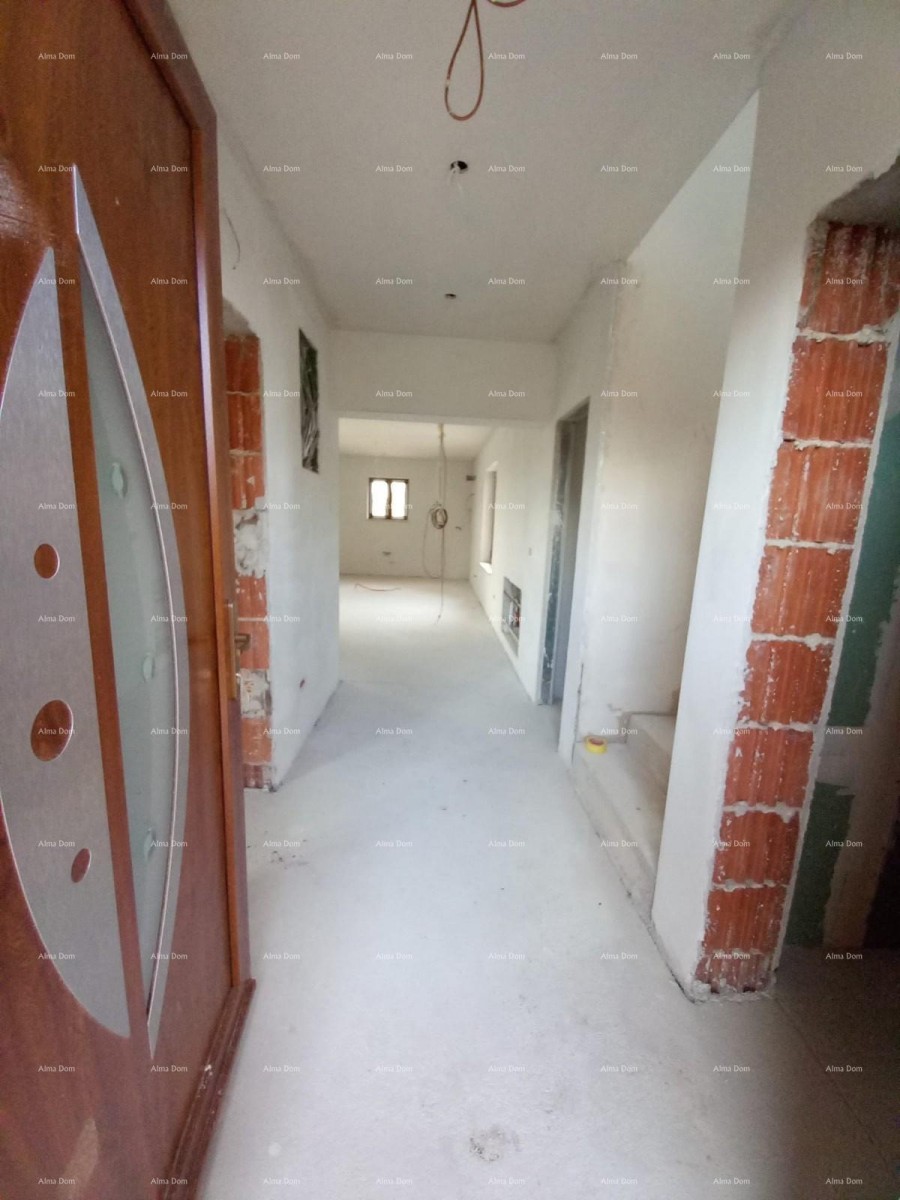 Kuća s bazenom i pogledom na more, Kaštelir 17