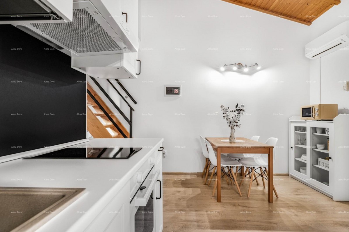 Prodamo dve povezani hiši v Pomeru 18