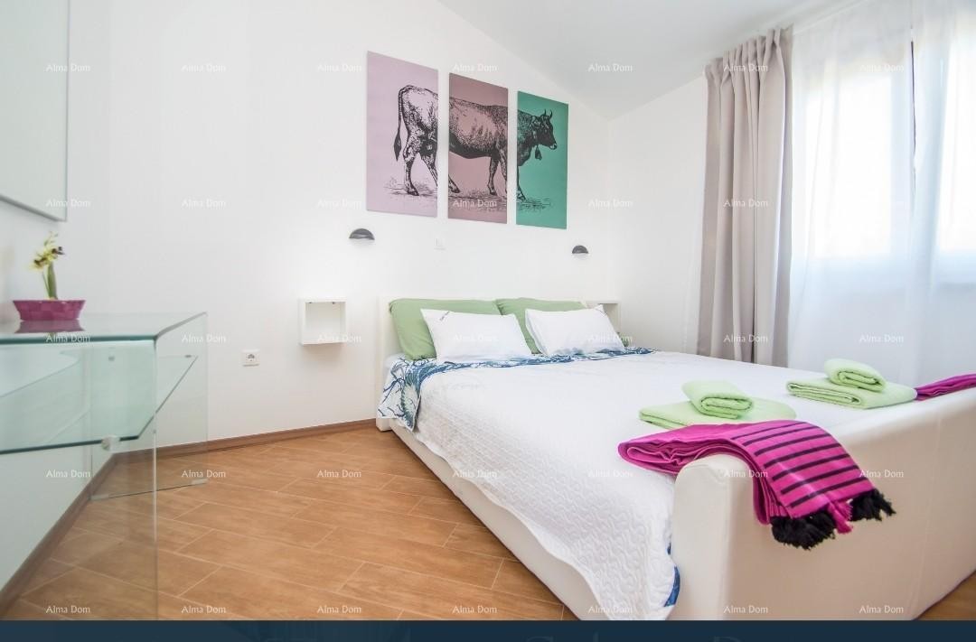 Красивый дом с бассейном, утопающий в зелени! 8