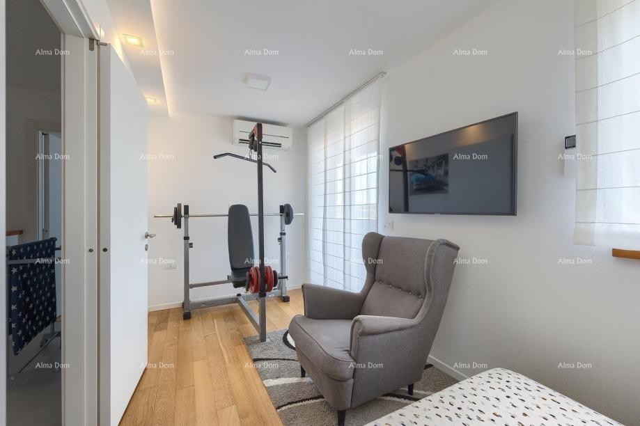 Prodaje se stan u Puli, 106 m2 9