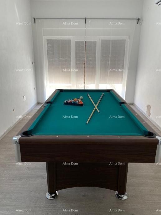 Продается дом, 200 м², с бассейнoм , Рашa 7